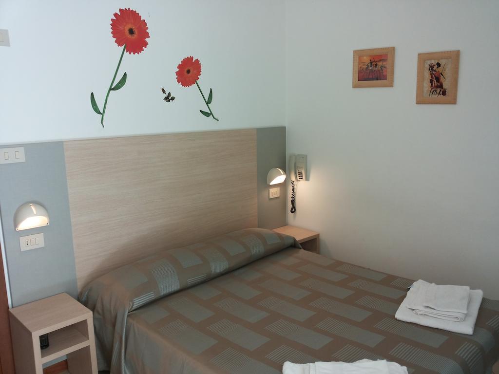Hotel Cannes Rimini Phòng bức ảnh