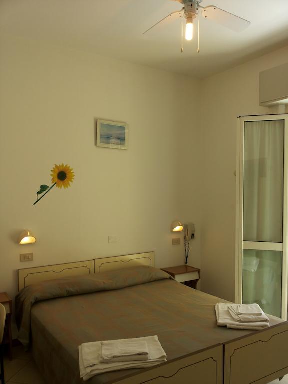 Hotel Cannes Rimini Phòng bức ảnh